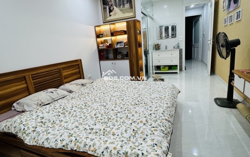 Nhà 5tầng ngõ ô tô đỗ cửa, kề ngã tư Tôn Thất Tùng - Phạm Ngọc Thạch - Chùa Bộc - Đông Tác; 45m2; 14.8tỷ